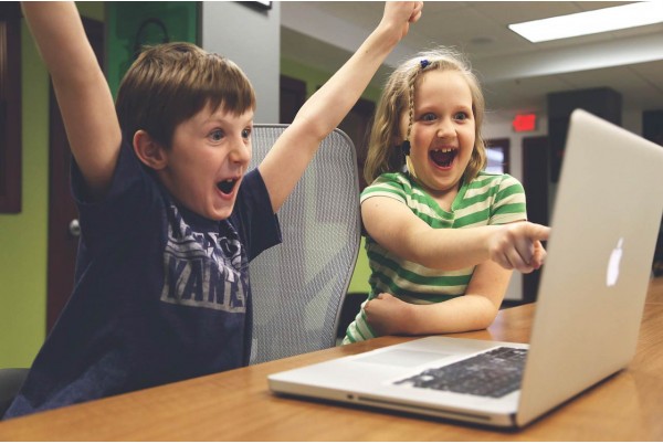 Do kids Need Blue Light Glasses to Avoid Screen Fatigue? Do kids Need Blue Light Glasses to Avoid Screen Fatigue?