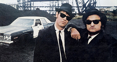 Sunglasses and Cinema: Exploring Iconic Movie Moments