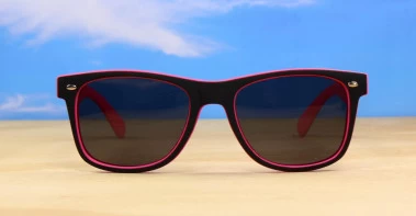 Fate-Colour Polarised