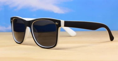 Fate-Colour Polarised