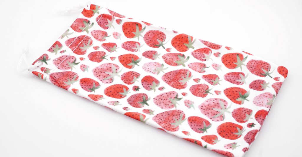 Strawberry microfibre soft case with string pull Mens Sports Polarised Sunglasses