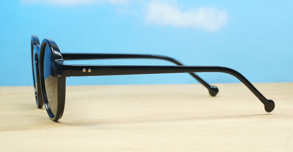 Piper UV round sunnies