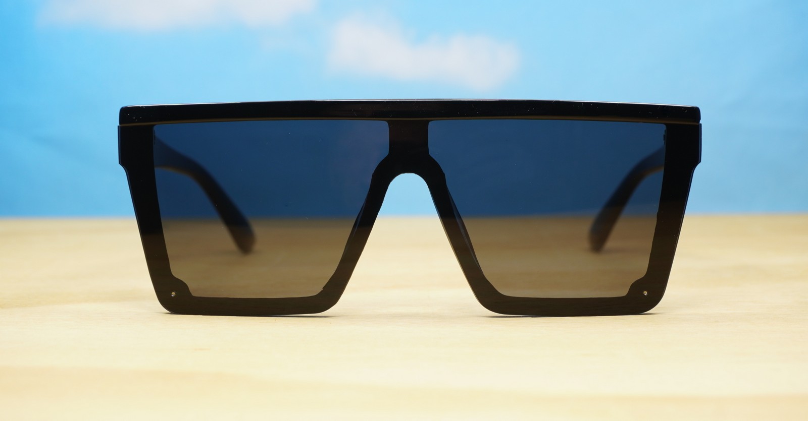Dakota Unisex UV Sunglasses