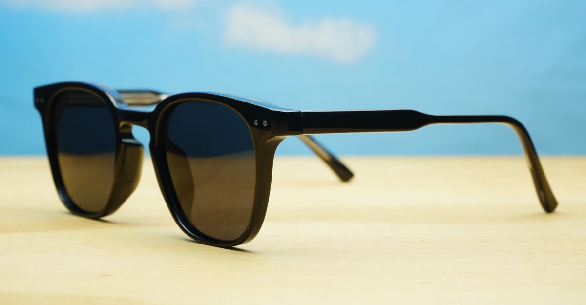 Arlo Polarised super dark smoke Polarized-Sunglasses and eyewear