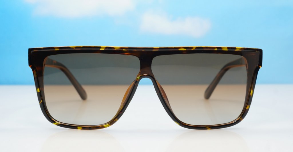  iPOP Jordan SD flat top polarised sunnies in shiny black with super dark lenses