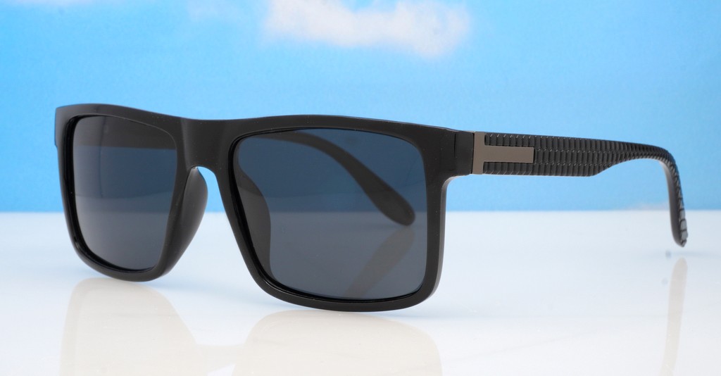 Mariner flat top polarised sunglasses textured temples metal detailing super dark lenses