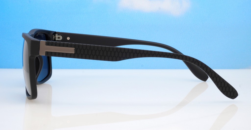 Mariner flat top polarised sunglasses textured temples metal detailing super dark lenses
