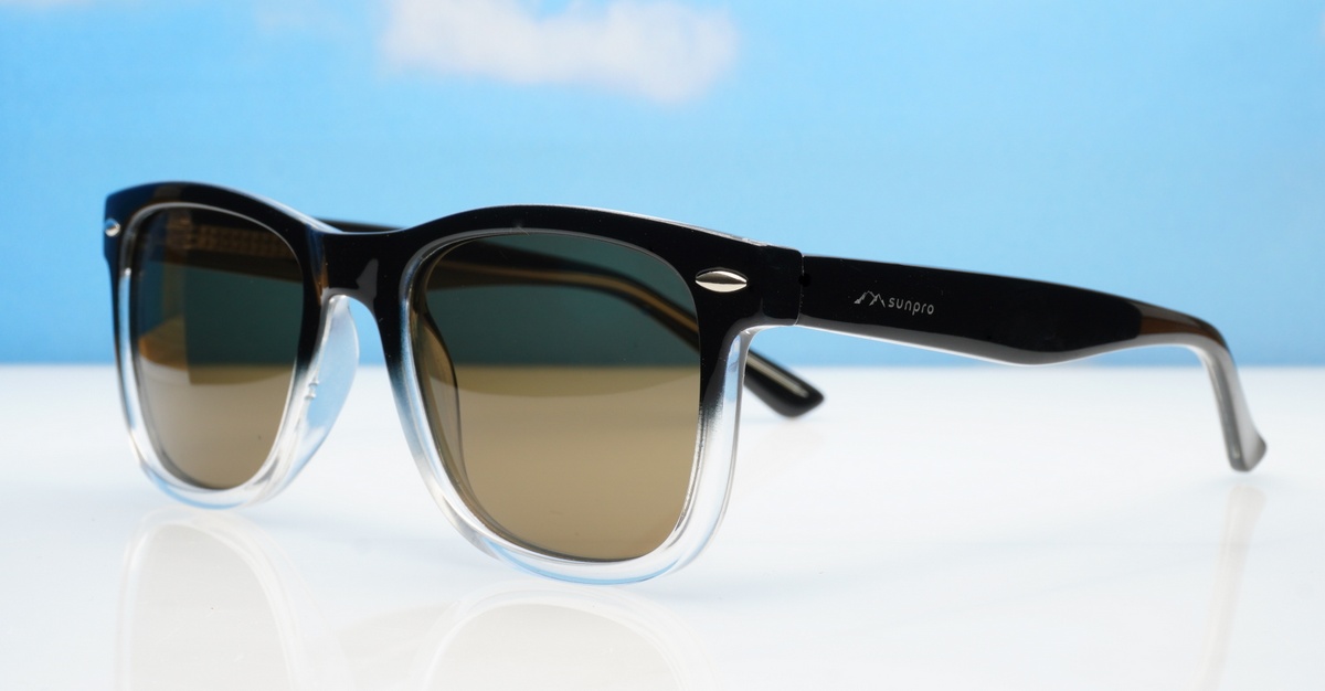 Maui Black wayfarer polarised sunglasses with black gradient frames superdark grey lenses and inner core wire temples