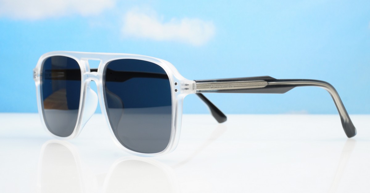 Avatar square aviator polarised sunglasses with superdark lenses and polycarbonate frames
