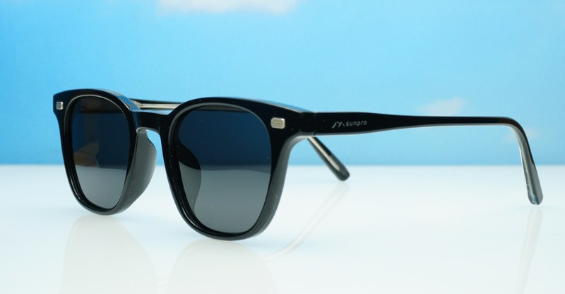 Wilbur Black small round polarised sunglasses silver detailing smoke lenses