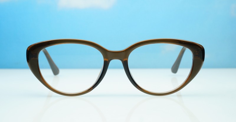 Cat-eye vintage-style anti blue light glasses with silver detailing and steel hinges