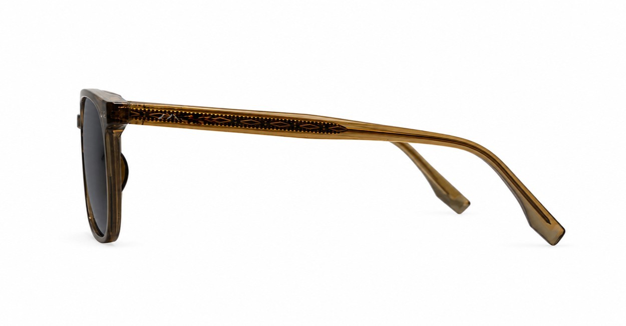 iPOP Solara polarised wayfarer sunglasses in with dark grey lenses