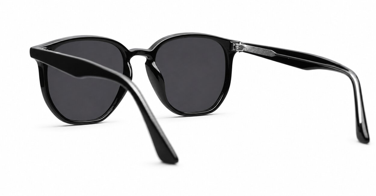 Timoti Black unisex polarised sunglasses black frames dark grey lenses