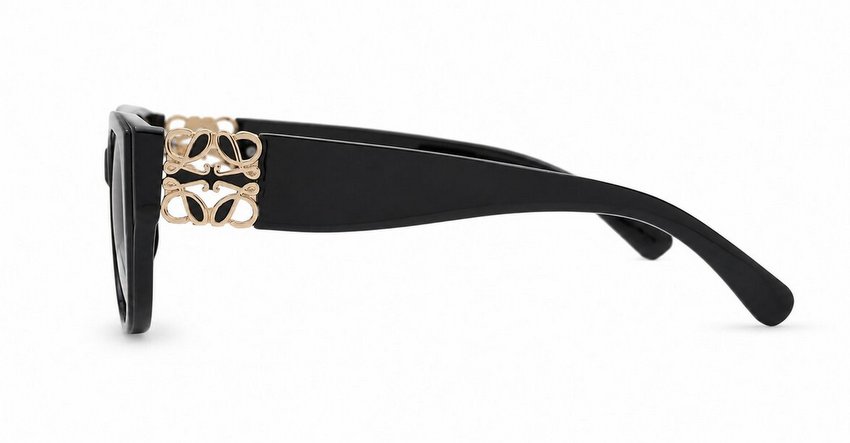 Women's cat-eye polarised sunglasses with gold temple detailing