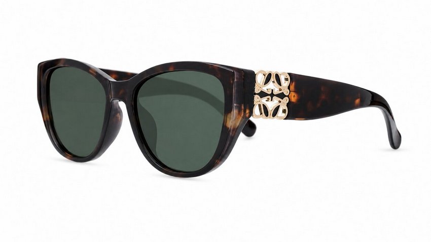 Women's cat-eye polarised sunglasses with gold temple detailing