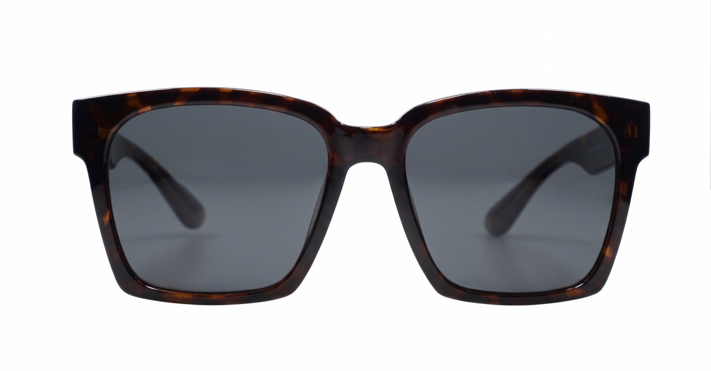Bold women's polarised sunglasses in medium fit — Skye frame by iPOP