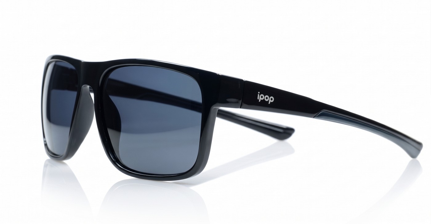 Polycarbonate wrap-around polarised sunglasses in slim fit profile