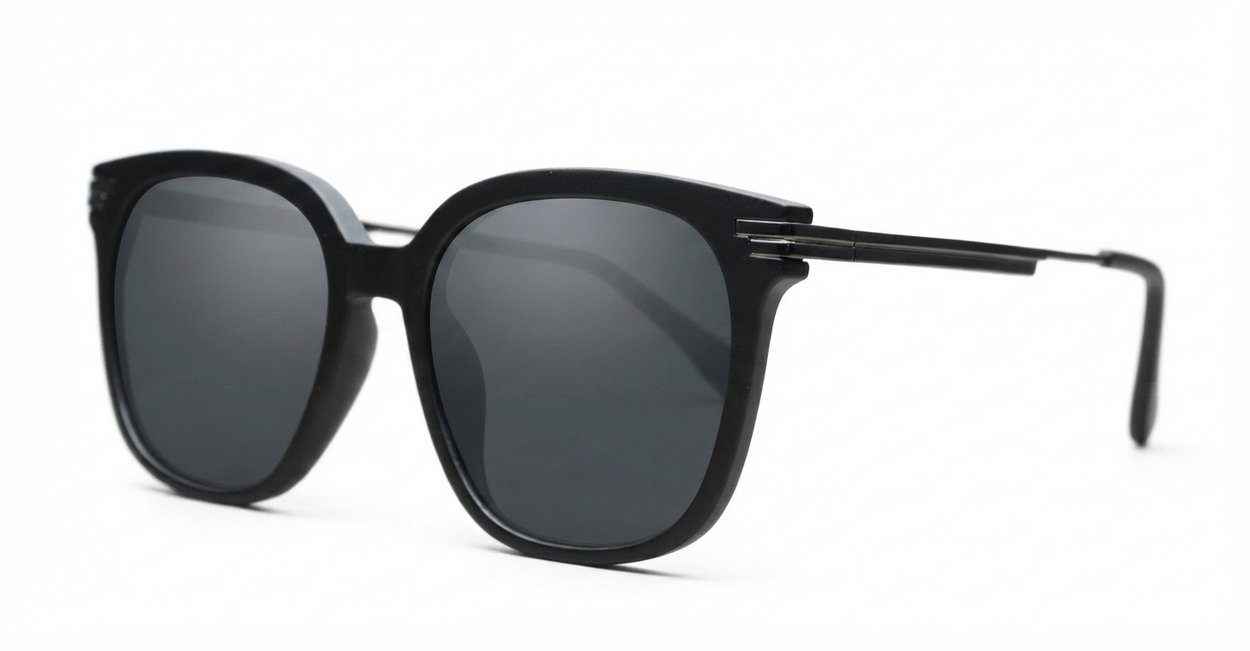 River Black large square women's UV400 sunglasses gunmetal arms