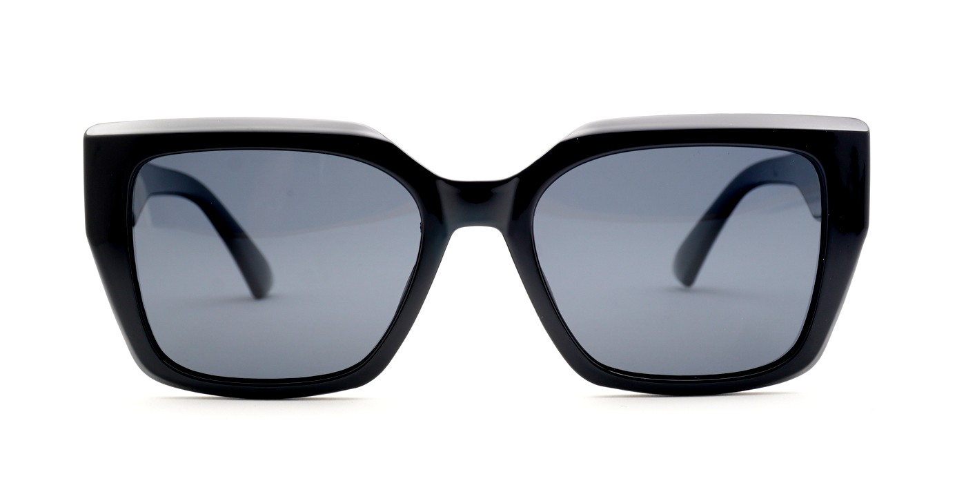 Classic women’s polarised sunglasses with gold temple accents