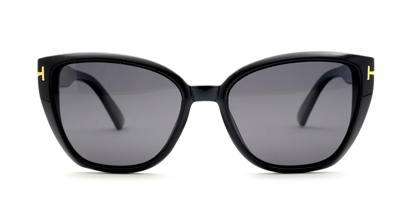 Vintage cat-eye polarised sunglasses with gold detailing on the temples