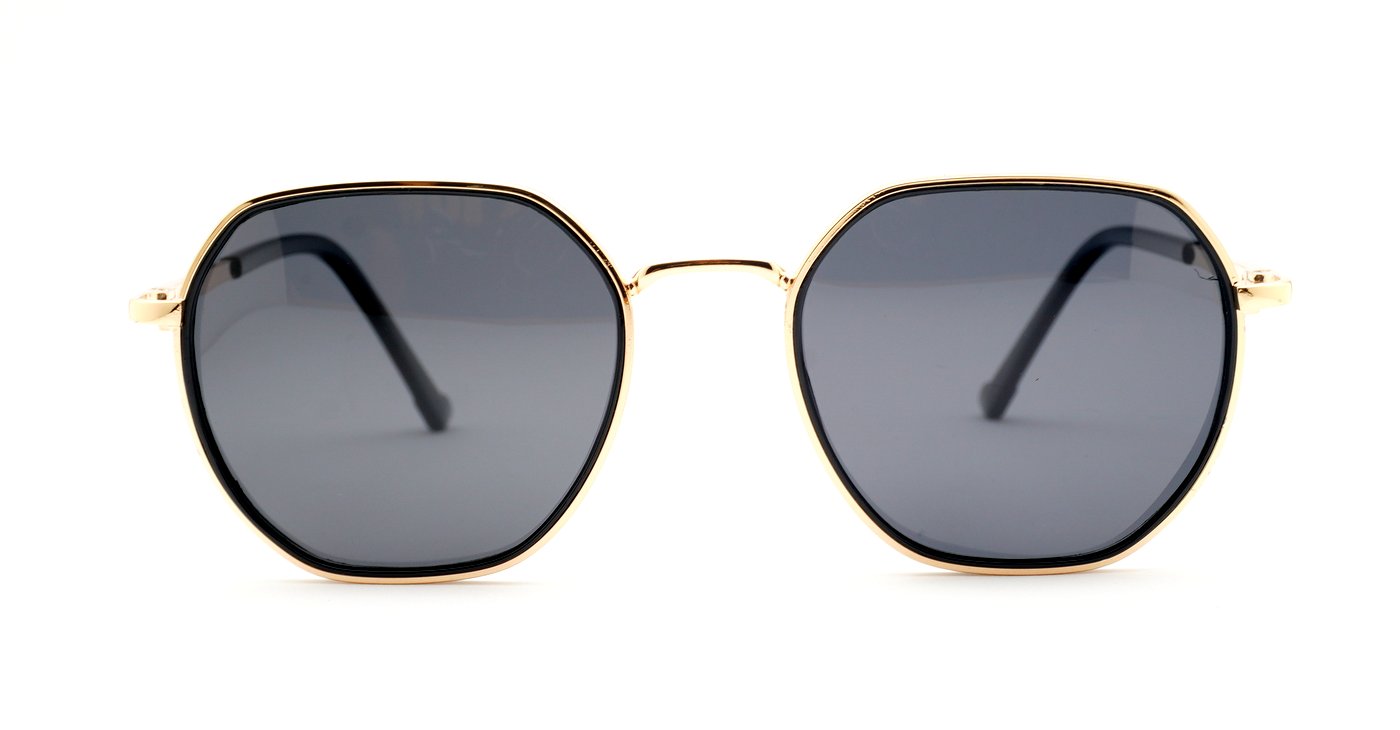 Vintage style metal frame polarised sunglasses