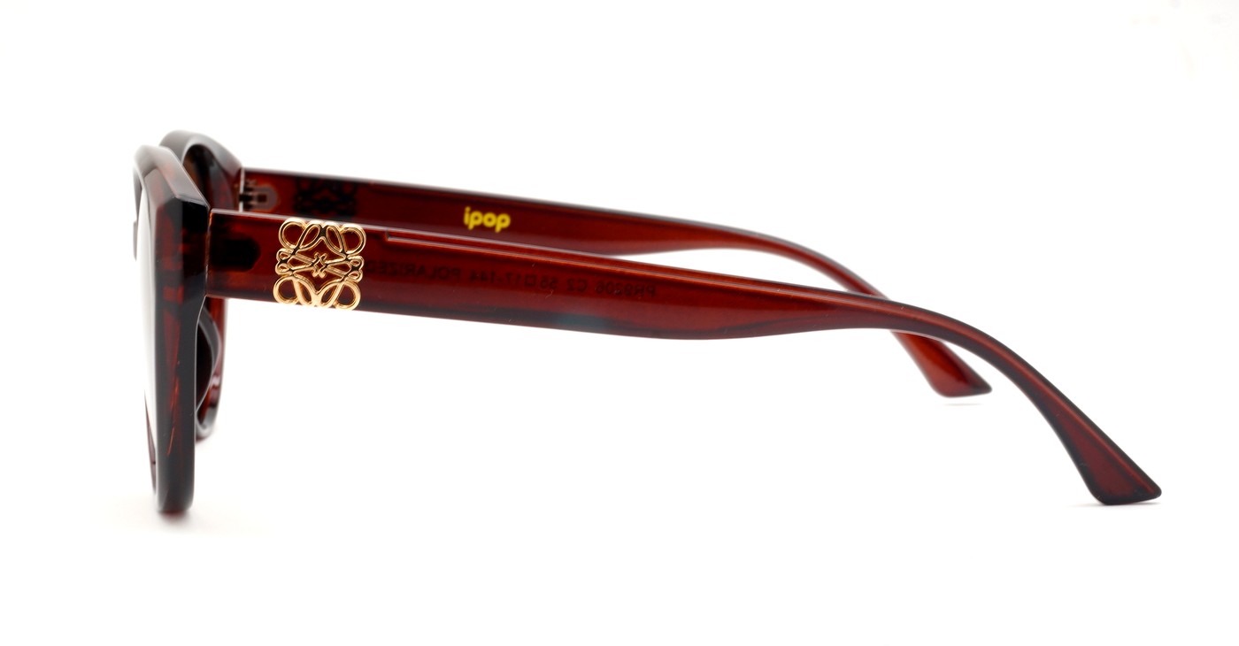 Women’s vintage cat eye polarised sunglasses with soft upsweep and gold temple accents